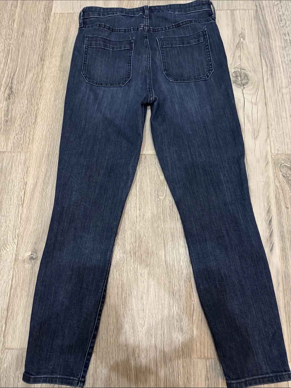 GAP Women's Denim Leggings in Dark Blue Wash - Picture 7 of 9